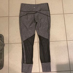 Lululemon ankle length spotted leggings